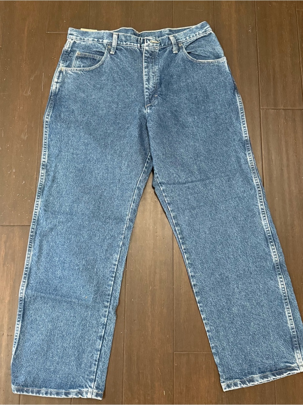 Relaxed Fit Men's Jeans in Medium Blue Denim